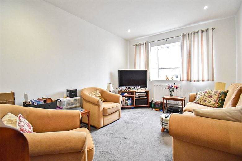 2 bedroom flat, The Pantiles, West Fen Road CB6