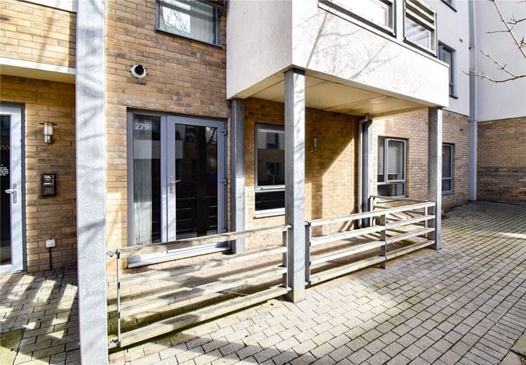 2 bedroom flat, Glenalmond Avenue, Cambridge CB2 - Available