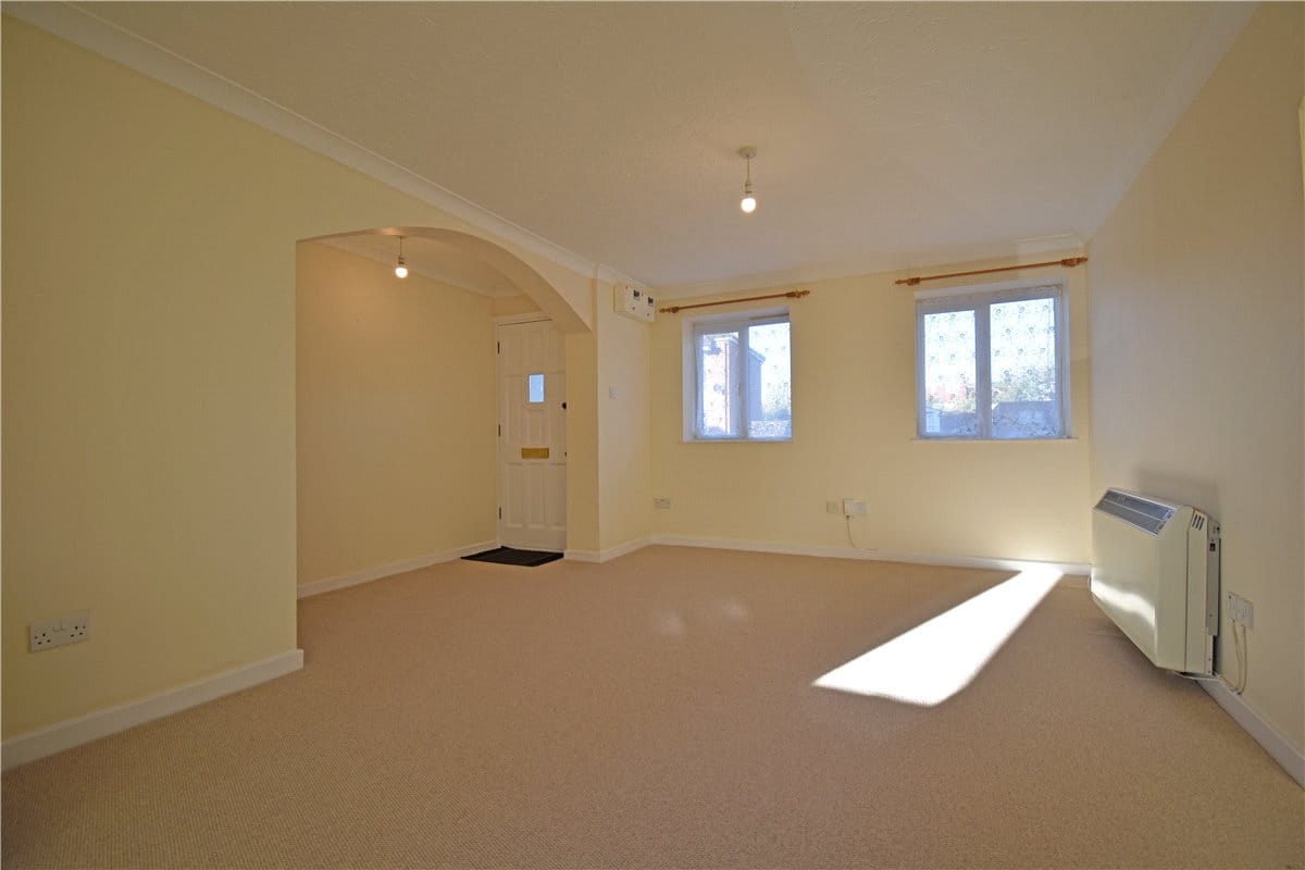 2 bedroom flat, Holyoake Court, Elfleda Road CB5