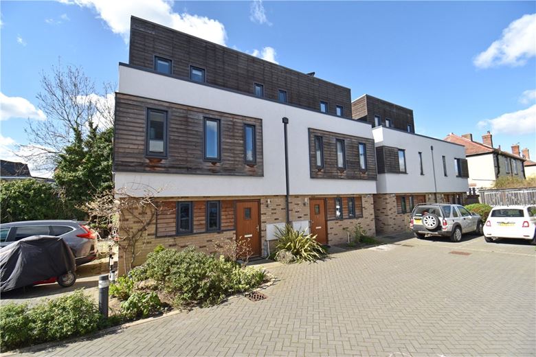 3 bedroom house, Swallow Gardens, Chesterton CB4