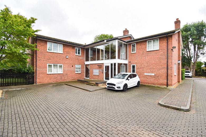 1 bedroom flat, 5 New Road, Harston CB22 - Available