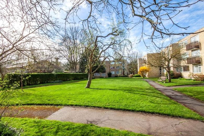 2 bedroom flat, Cambanks, Cambridge CB4