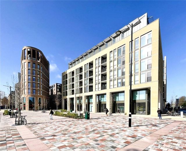 2 bedroom flat, 3 Station Square, Cambridge CB1