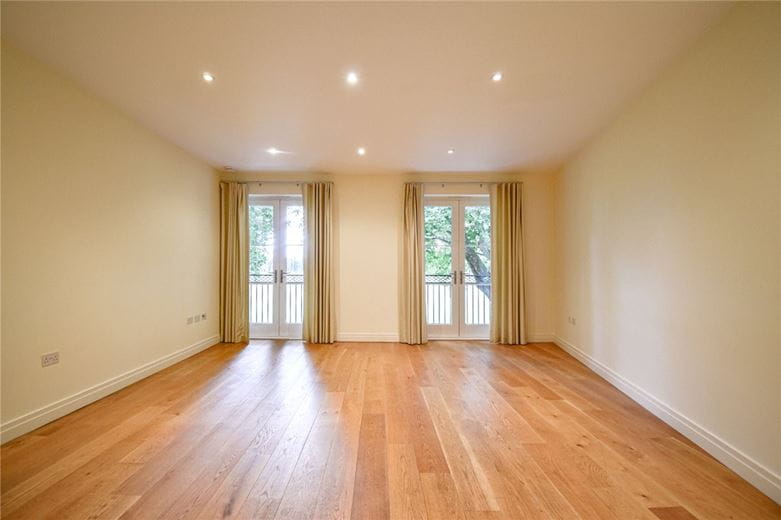 2 bedroom flat, Hobbs House, 18-19 Regent Terrace CB2