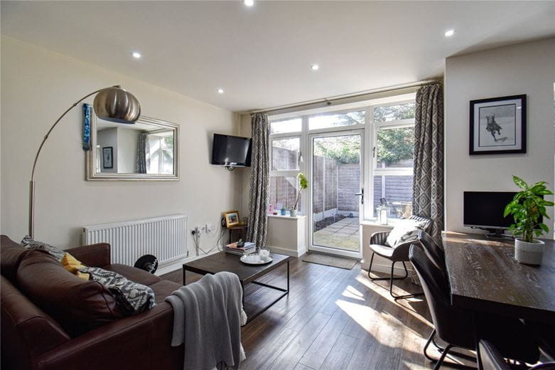 1 bedroom flat, Perne Close, Cambridge CB1 - Available