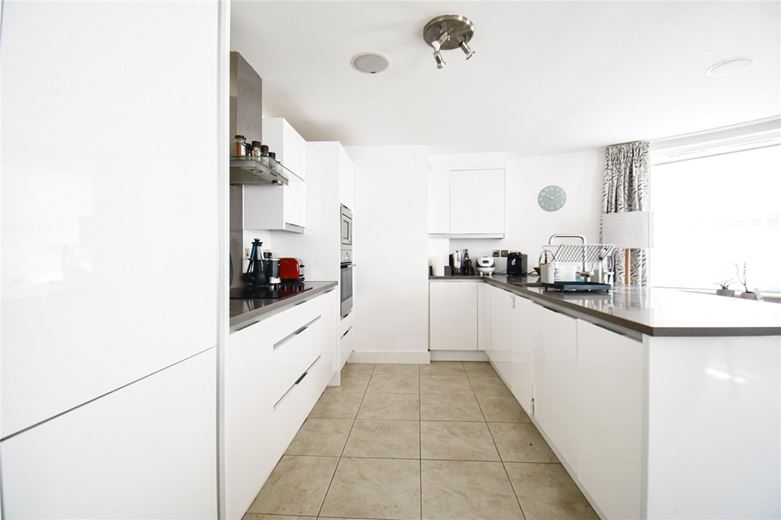 2 bedroom flat, Kings Keep, 66 Castle Street CB3 - Let Agreed