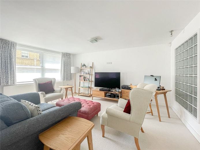 2 bedroom flat, Kings Keep, 66 Castle Street CB3 - Let Agreed