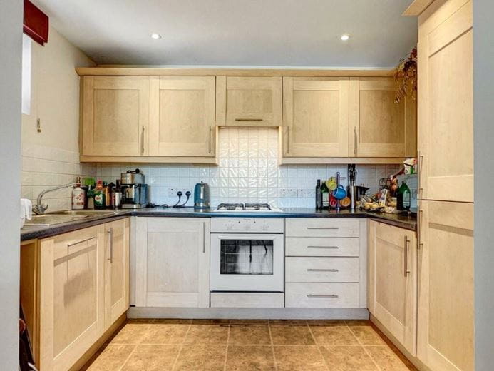 2 bedroom flat, Brookwood House, 226a Histon Road CB4