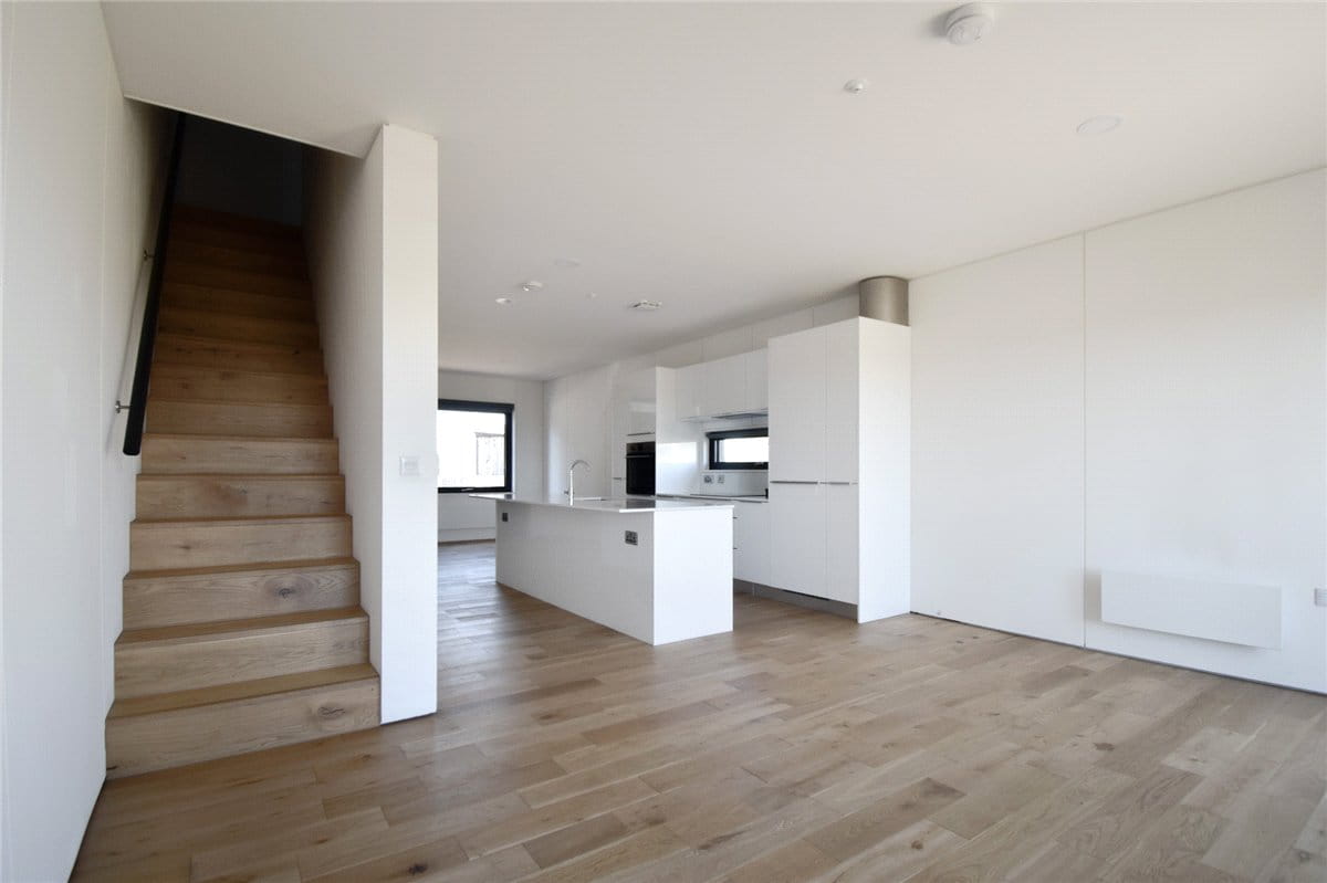 5 bedroom house, Lockhart Way, Northstowe CB24 - Available