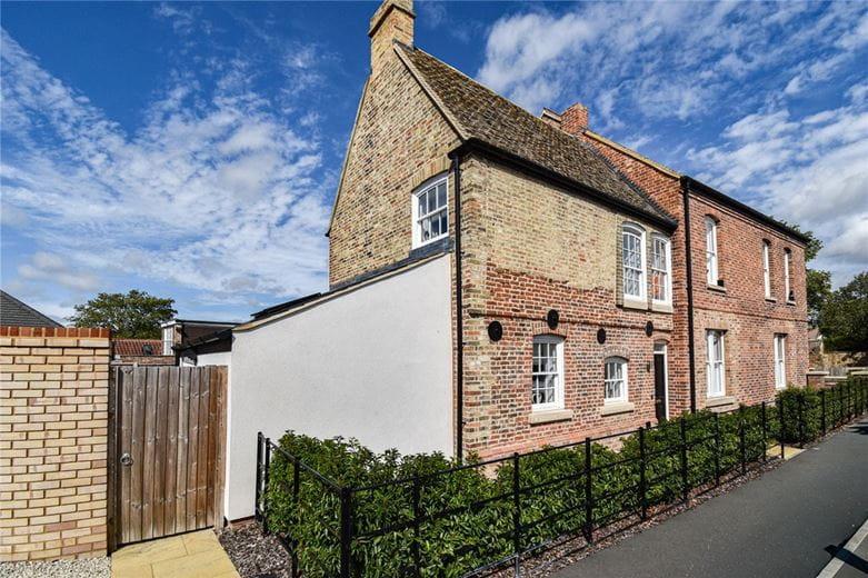 1 bedroom house, High Street, Fenstanton PE28 - Available