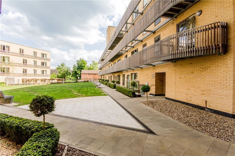 2 bedroom flat, Marque House, 143 Hills Road CB2 - Available