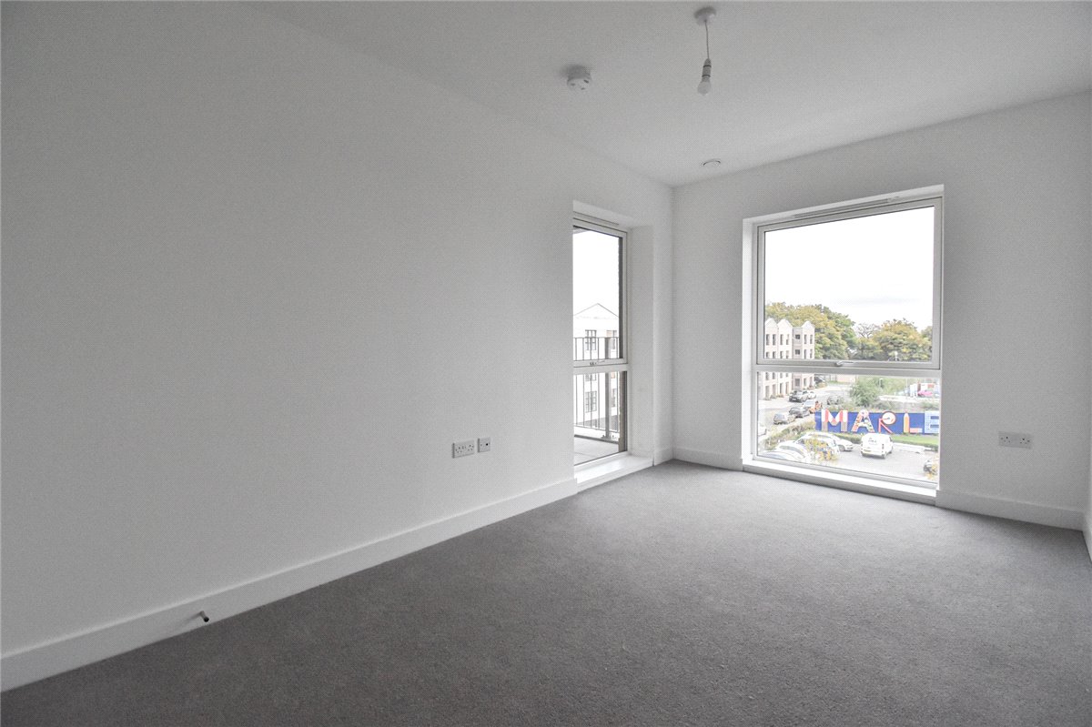 2 bedroom flat, Marleigh Avenue, Cambridge CB5 - Available