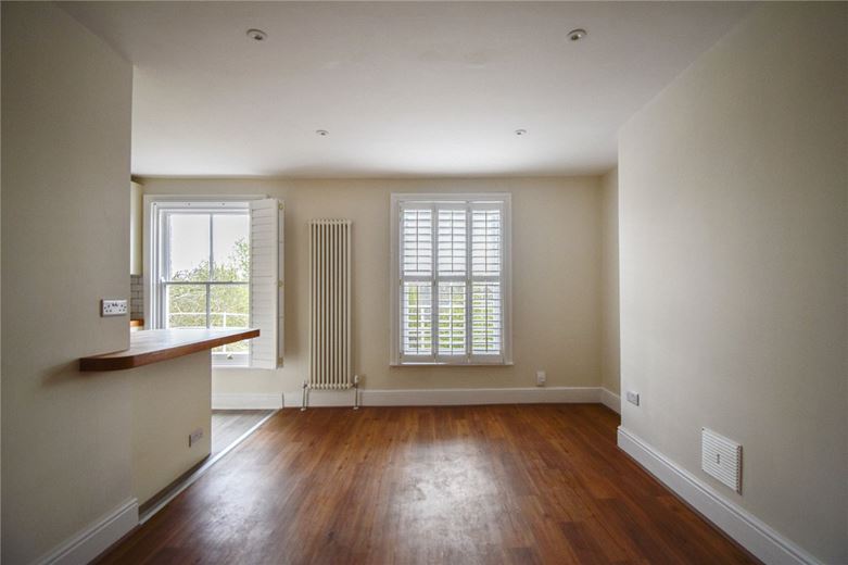 3 bedroom flat, Bateman Street, Cambridge CB2 - Available