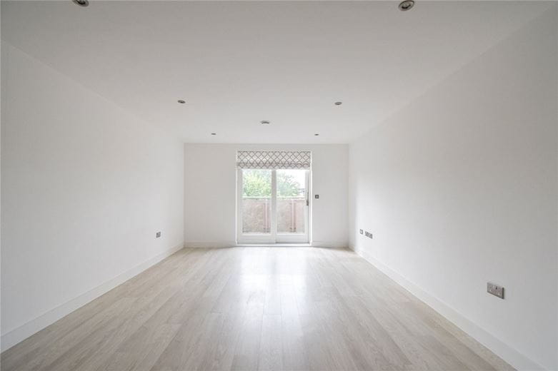 2 bedroom flat, Scholars Court, Harrison Drive CB2 - Available