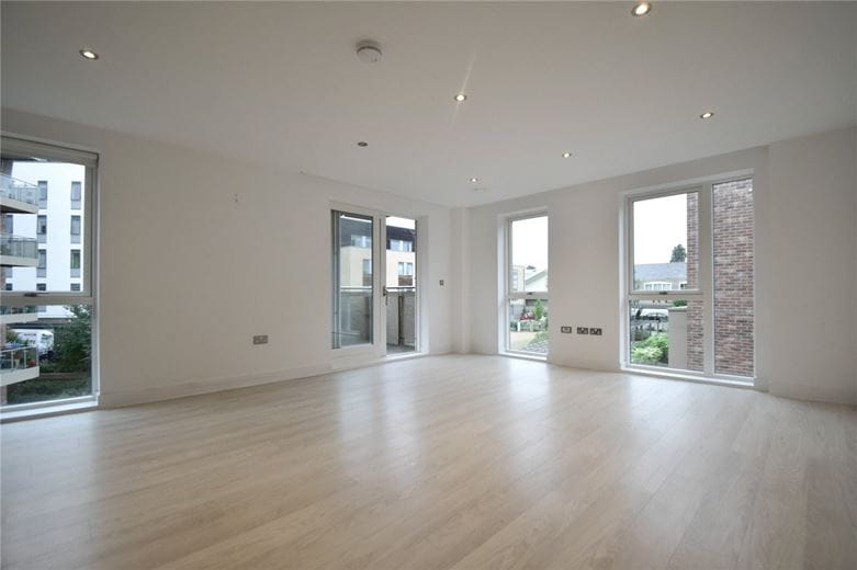3 bedroom flat, Scholars Court, Harrison Drive CB2 - Available