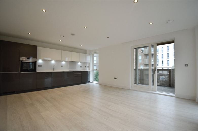 3 bedroom flat, Scholars Court, Harrison Drive CB2 - Available