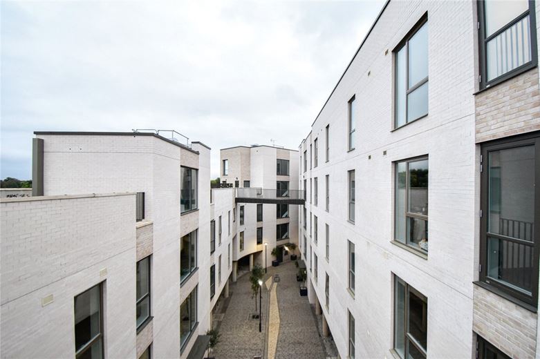 2 bedroom flat, Eddington Avenue, Eddington CB3 - Available