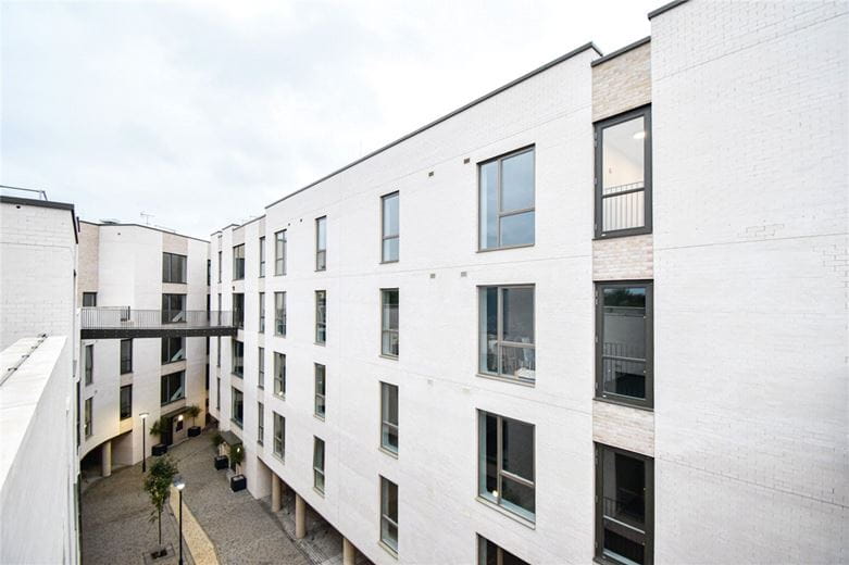 2 bedroom flat, Eddington Avenue, Eddington CB3 - Available