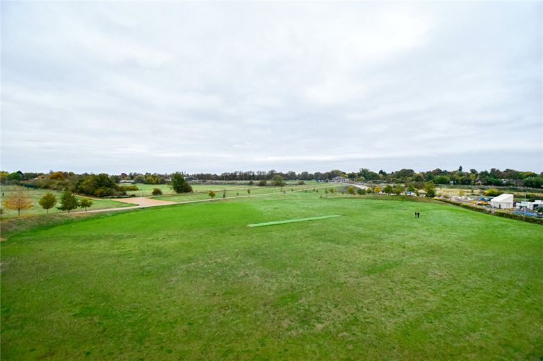 2 bedroom flat, Eddington Avenue, Eddington CB3 - Available