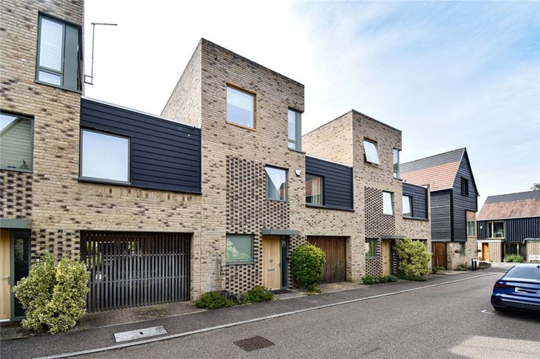 4 bedroom house, Royal Way, Trumpington CB2 - Available