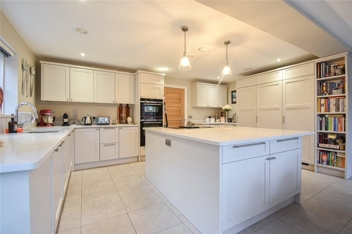 4 bedroom house, Constable Place, East Street CB10 - Available