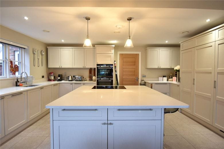 4 bedroom house, Constable Place, East Street CB10 - Available