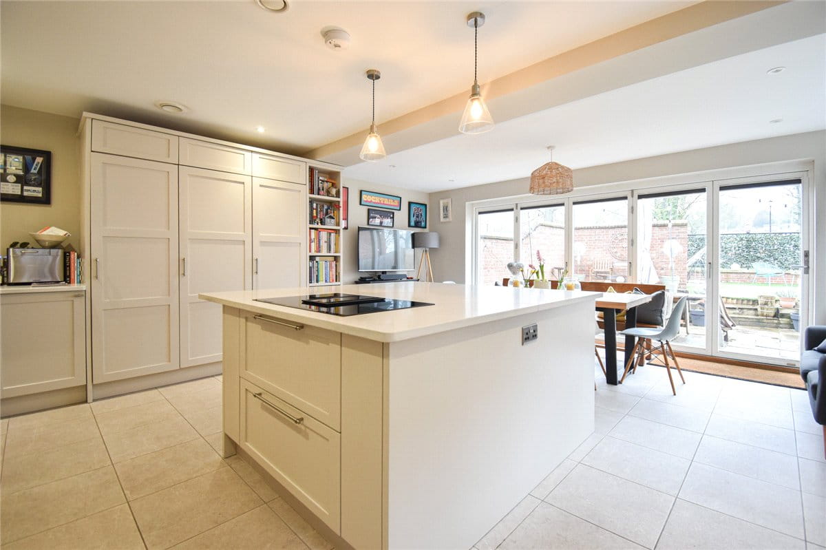 4 bedroom house, Constable Place, East Street CB10 - Available