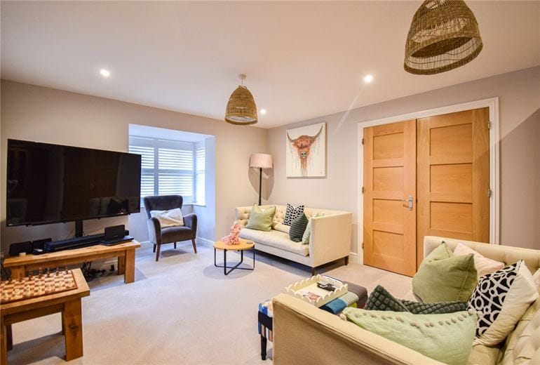 4 bedroom house, Constable Place, East Street CB10 - Available