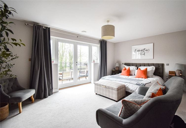 4 bedroom house, Constable Place, East Street CB10 - Available