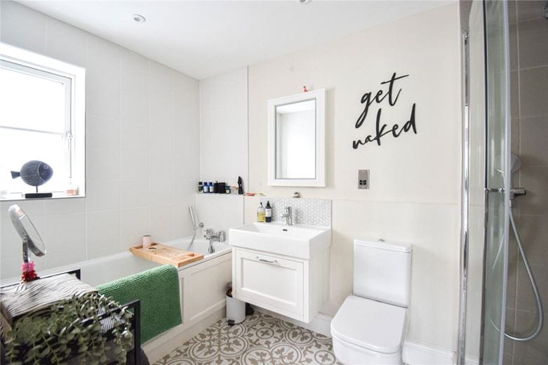 4 bedroom house, Constable Place, East Street CB10 - Available