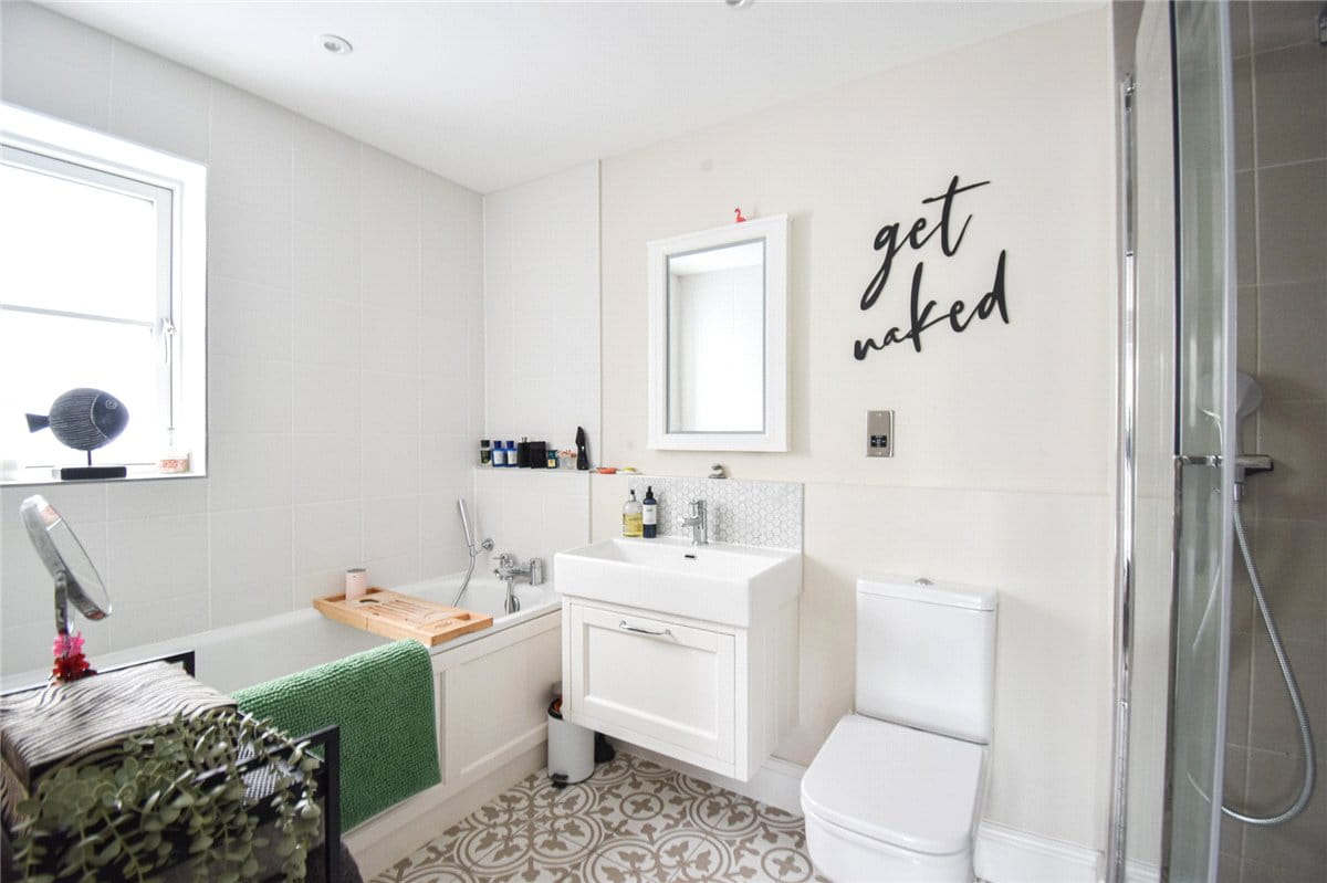 4 bedroom house, Constable Place, East Street CB10 - Available