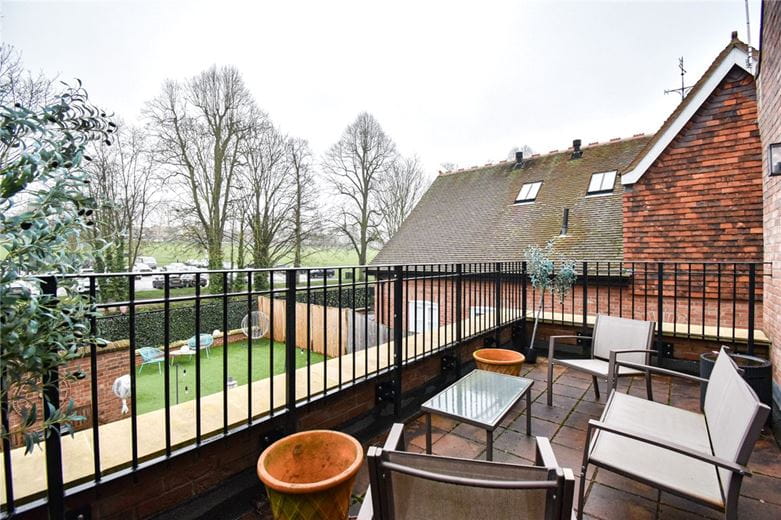 4 bedroom house, Constable Place, East Street CB10 - Available