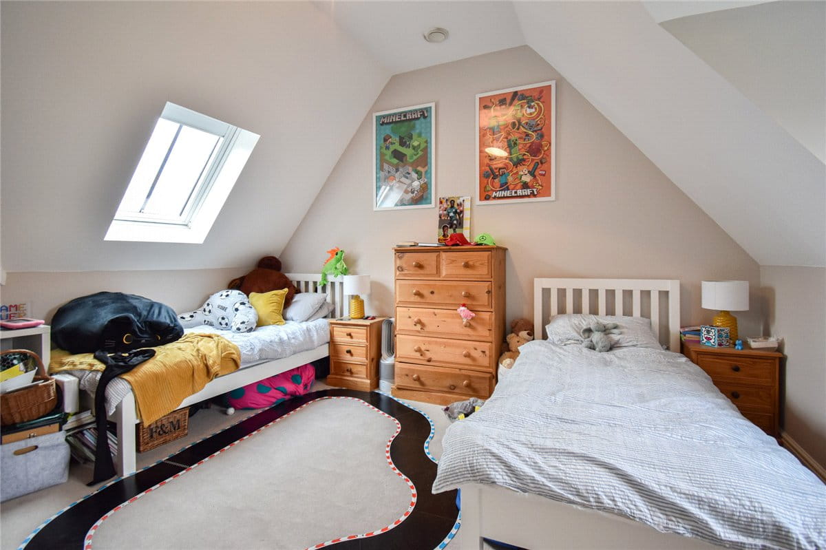 4 bedroom house, Constable Place, East Street CB10 - Available