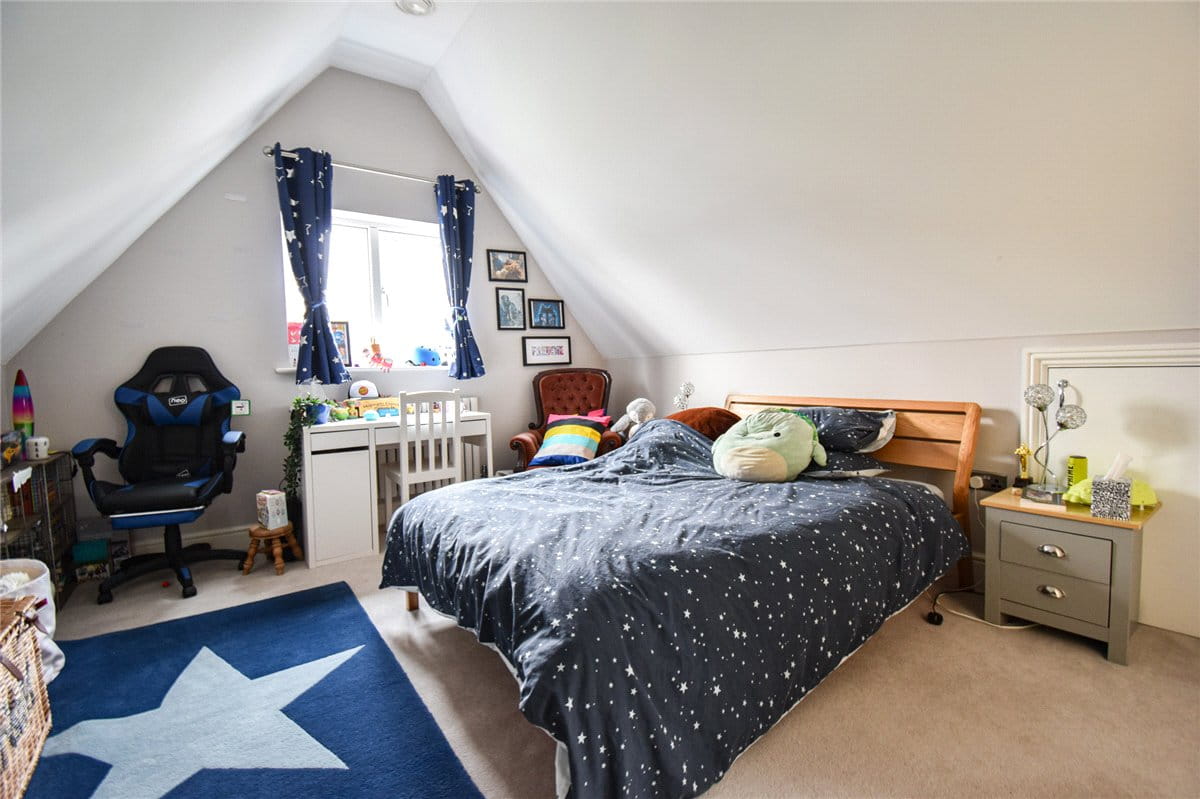 4 bedroom house, Constable Place, East Street CB10 - Available