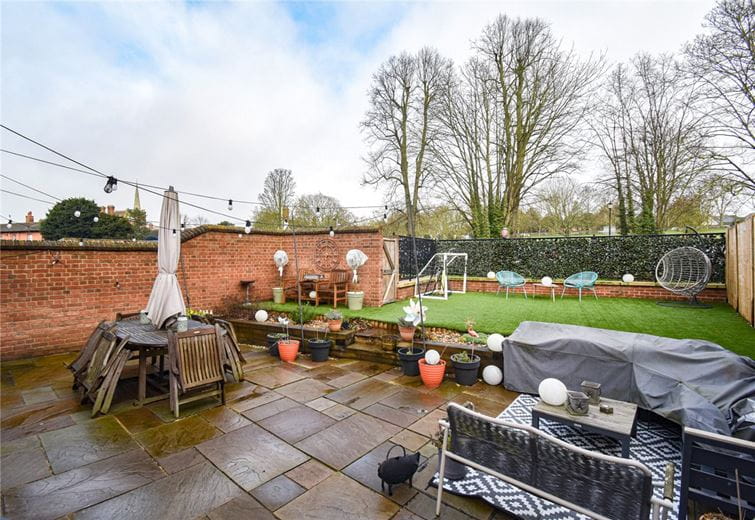 4 bedroom house, Constable Place, East Street CB10 - Available