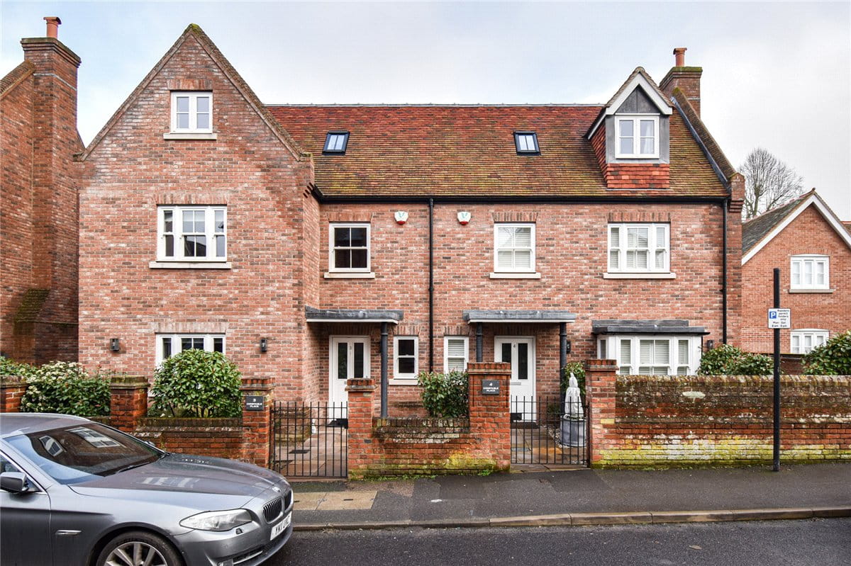 4 bedroom house, Constable Place, East Street CB10 - Available