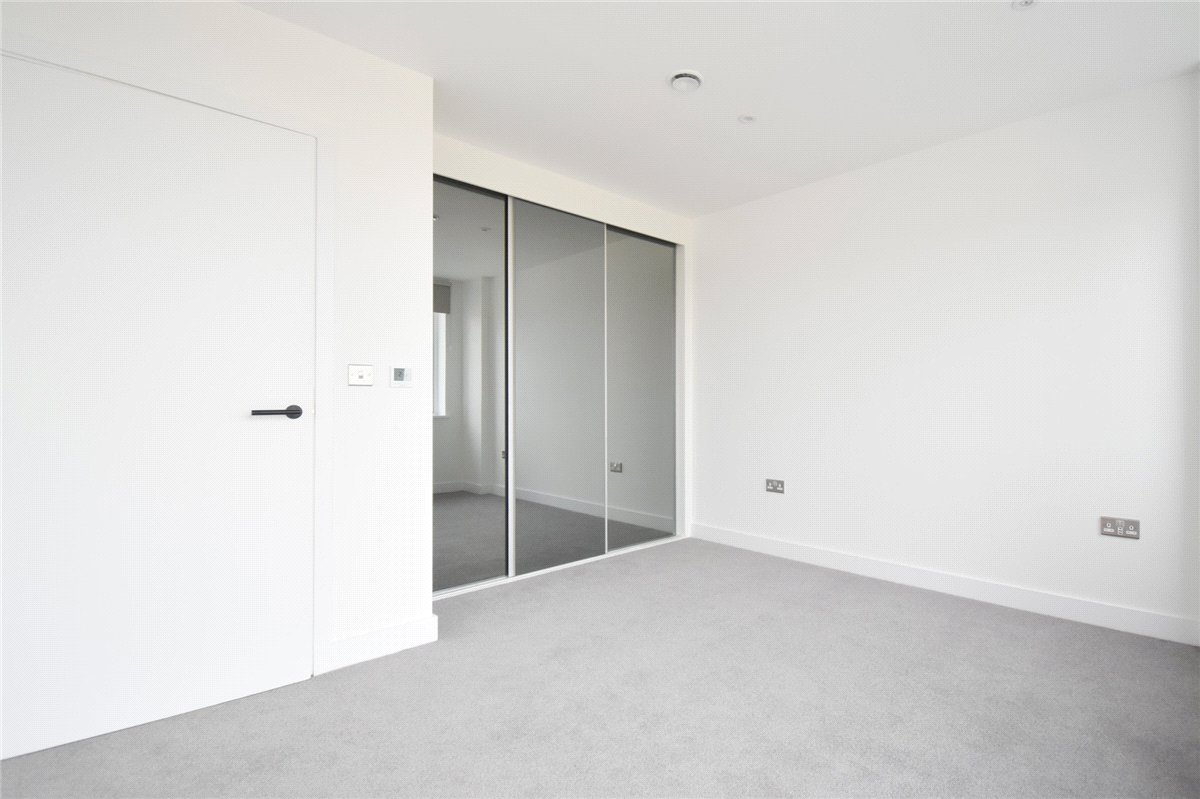 1 bedroom flat, Appleton Way, Cambridge CB3 - Available