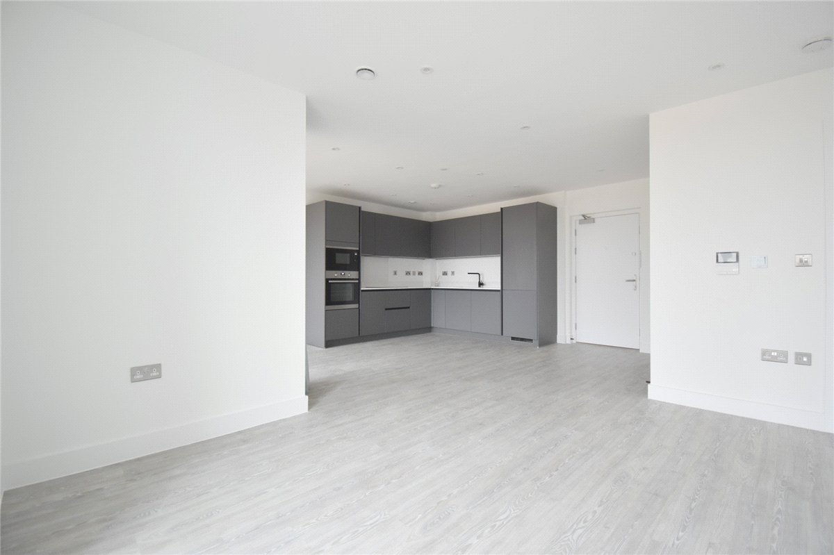 1 bedroom flat, Appleton Way, Cambridge CB3 - Available