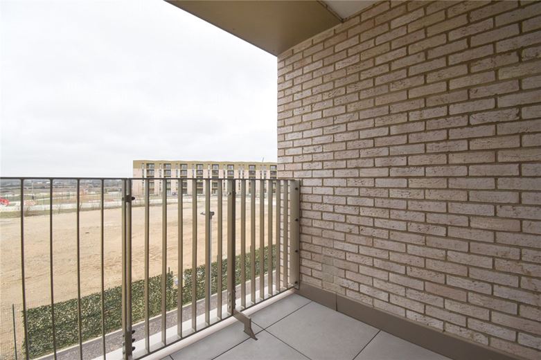 1 bedroom flat, Appleton Way, Cambridge CB3 - Available