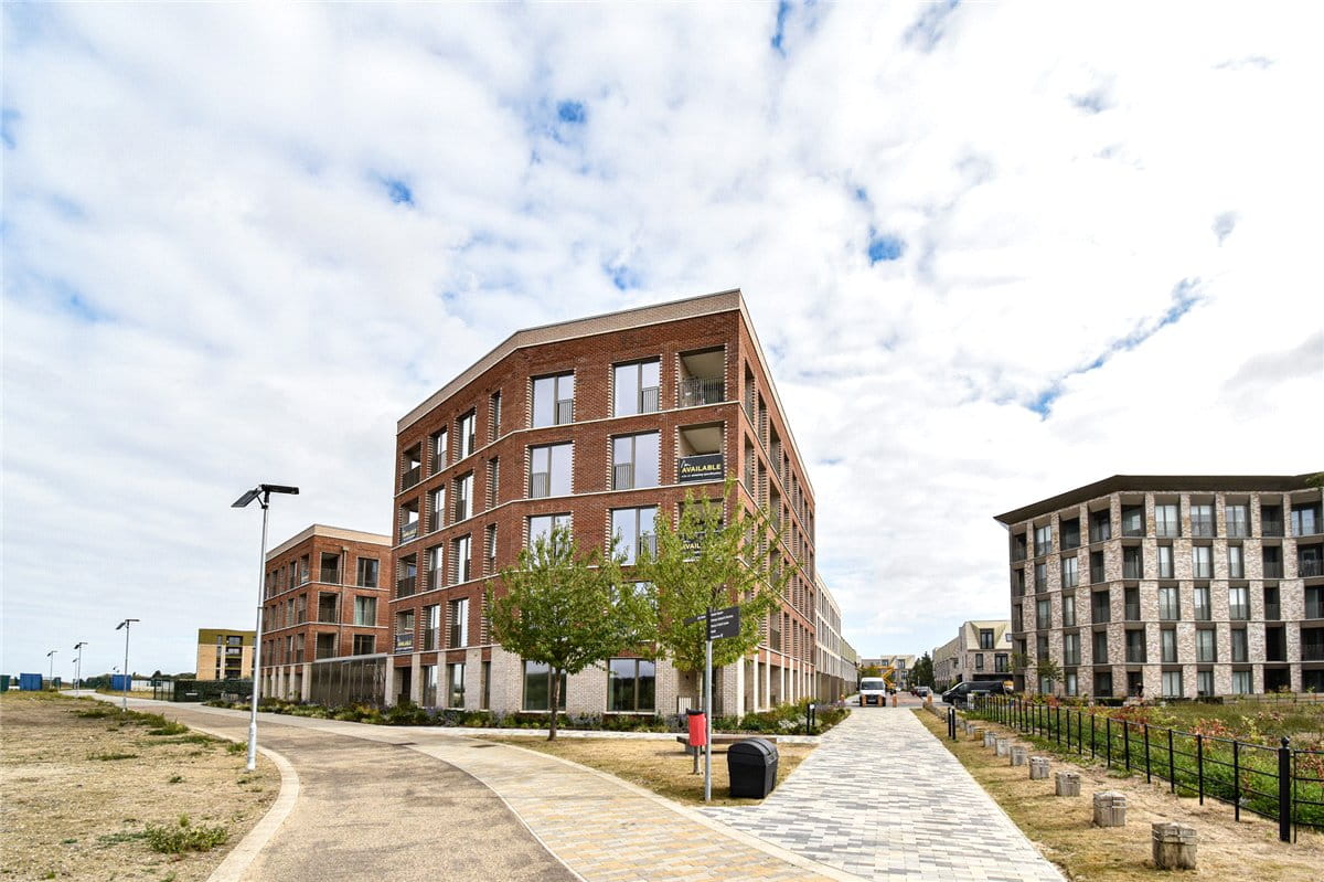 2 bedroom flat, Aston Terrace, Cambridge CB3 - Available