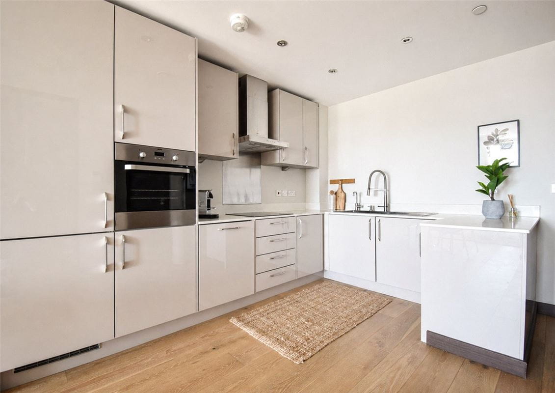 1 bedroom flat, Station Square, Cambridge CB1 - Available