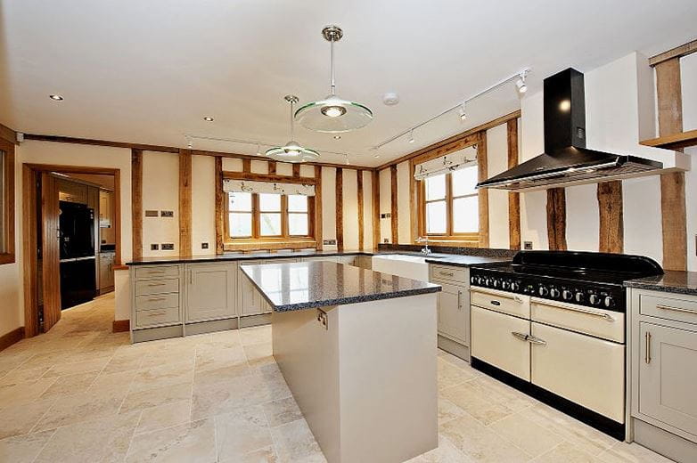 6 bedroom house, The Beeches, Top Road CB10