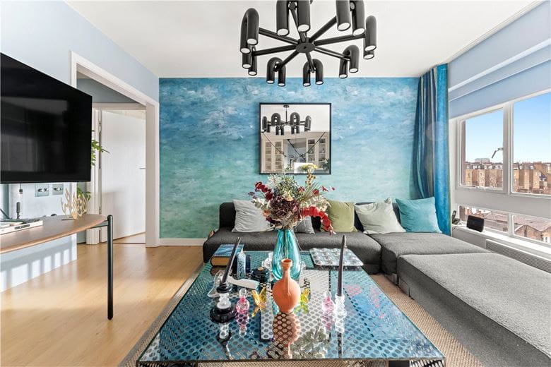 1 bedroom flat, Hereford House, 11 Ovington Gardens SW3 - Available