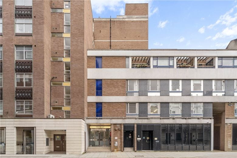 1 bedroom flat, Hereford House, 11 Ovington Gardens SW3 - Available