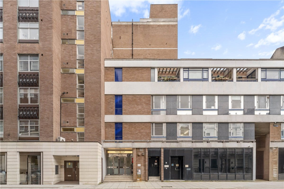 1 bedroom flat, Hereford House, 11 Ovington Gardens SW3 - Available
