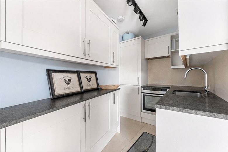 1 bedroom flat, Hereford House, 11 Ovington Gardens SW3 - Available