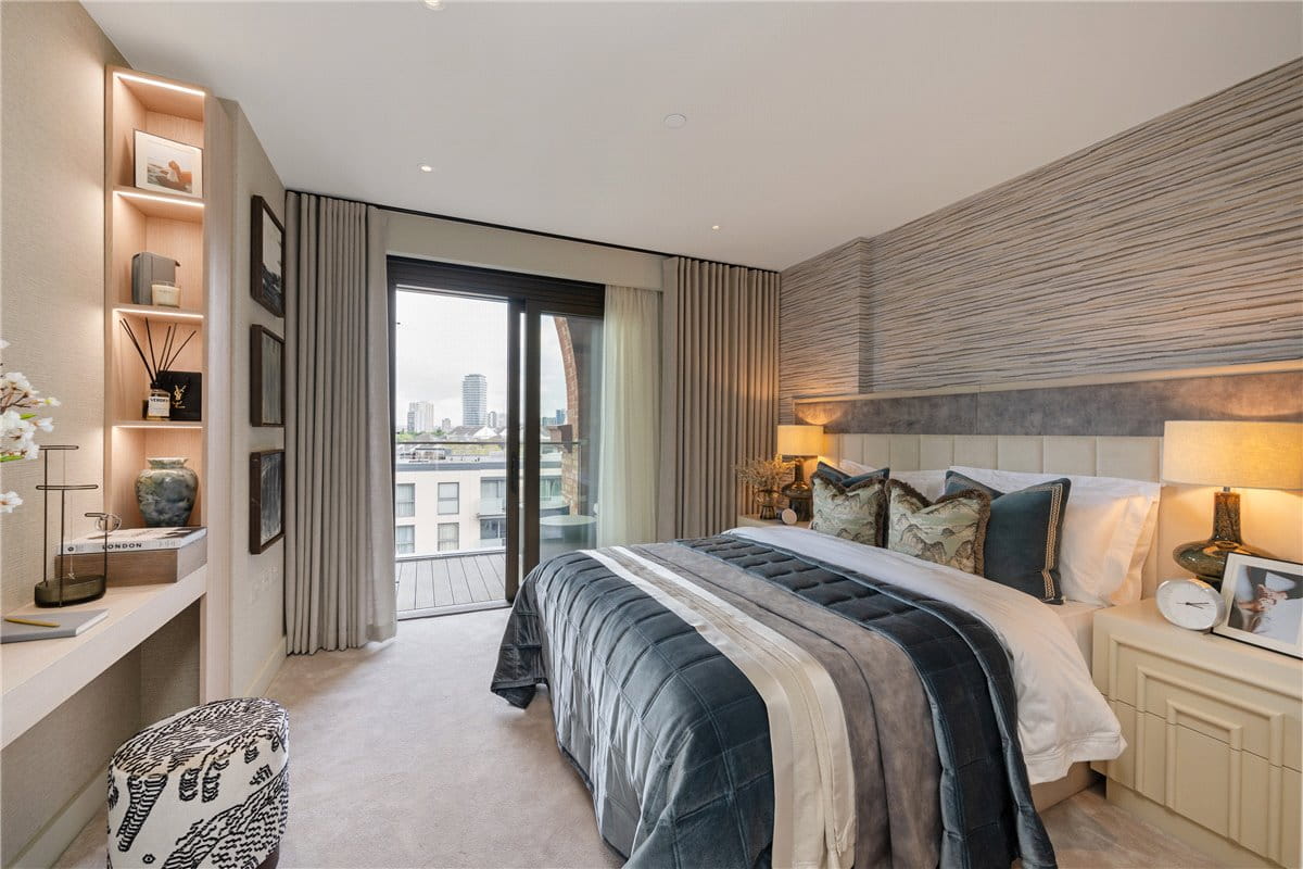 2 bedroom flat, Waterfront Drive, Chelsea Waterfront SW10 - Available