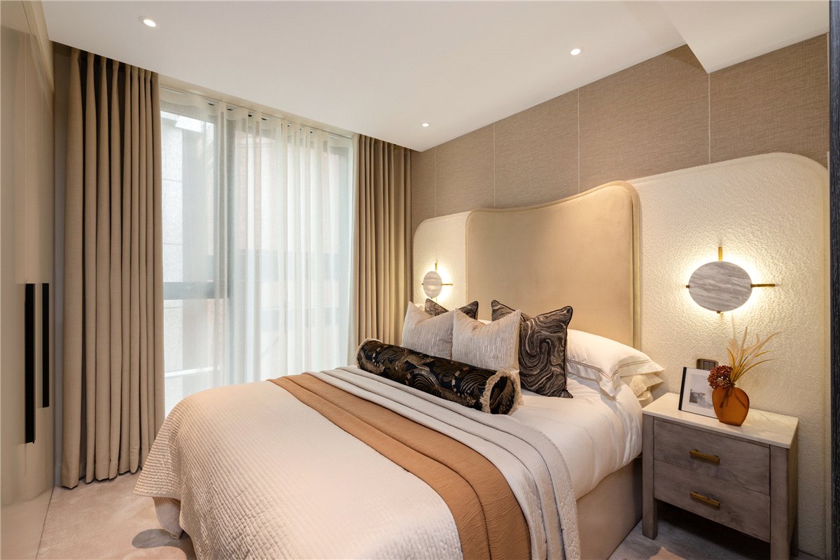 3 bedroom flat, Waterfront Drive, Chelsea Waterfront SW10 - Available