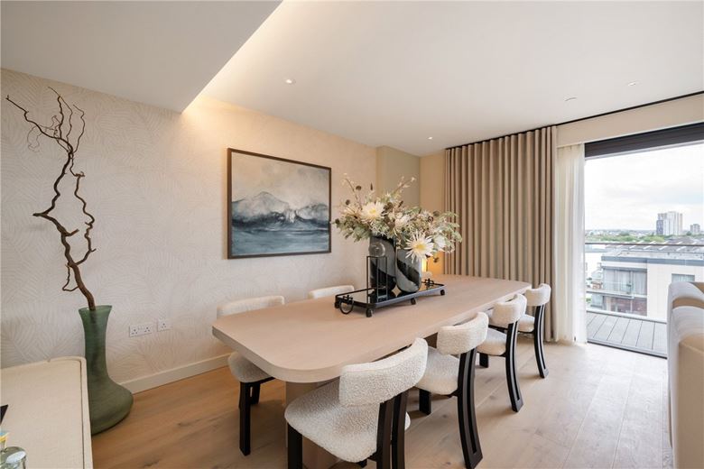 4 bedroom flat, Waterfront Drive, Chelsea Waterfront SW10 - Available