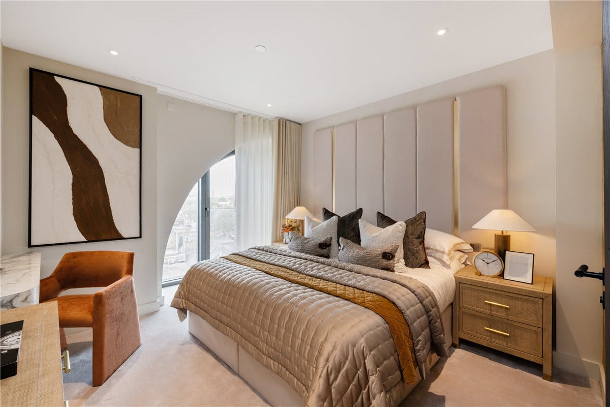 4 bedroom flat, Waterfront Drive, Chelsea Waterfront SW10 - Available